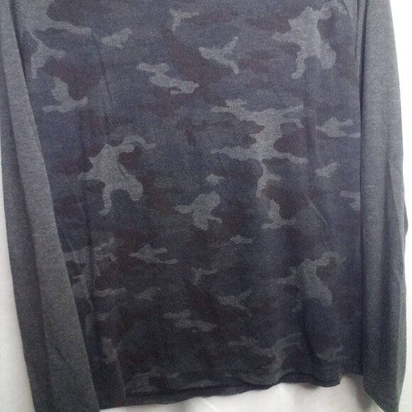 Express Shirt M Women Long Sleeve Stretch Thermal Camo Gray Black - Picture 15 of 15